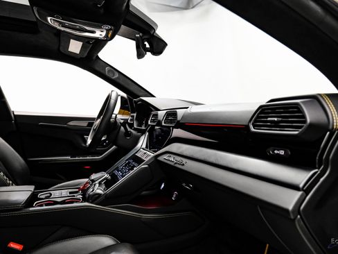 Used 2021 Lamborghini Urus image 53