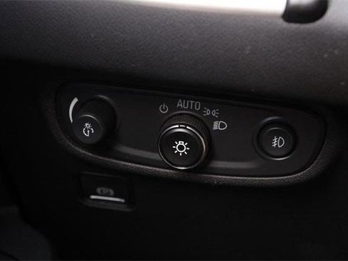 Used 2024 GMC Terrain SLT image 19