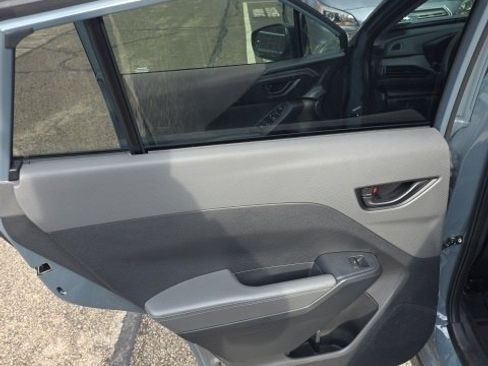 Used 2025 Subaru Crosstrek 2.0i Premium image 17