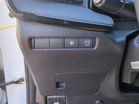 New 2026 Nissan Kicks SR image 13