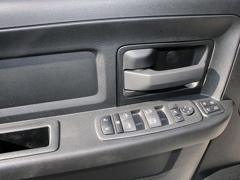 Used 2024 RAM 2500 Tradesman w/ Chrome Appearance Group image 9