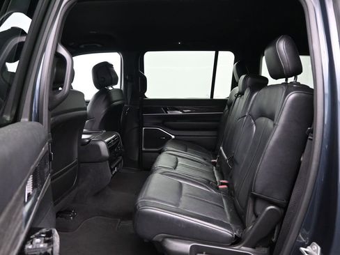 Used 2022 Jeep Wagoneer Series III image 31