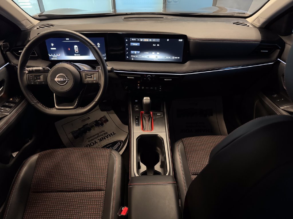 Used 2025 Nissan Kicks SR AWD/4WD image 9