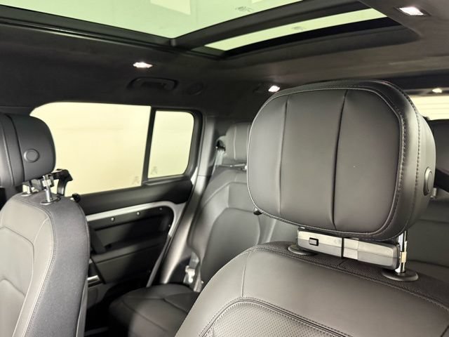 New 2026 Land Rover Defender 130 V8 AWD/4WD image 8