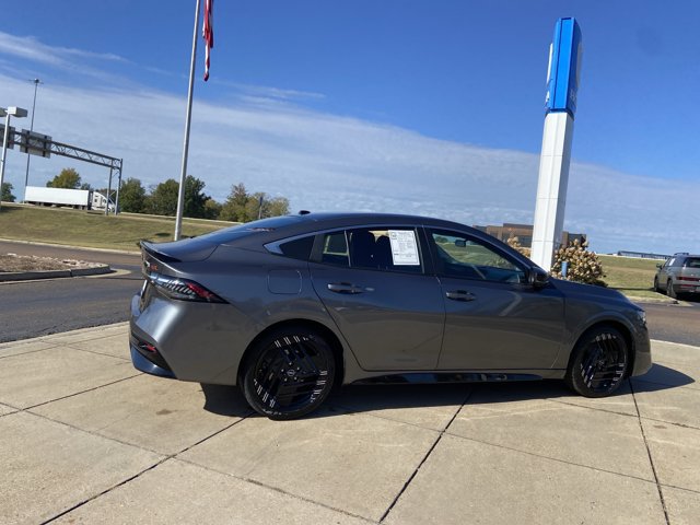 Used 2026 Nissan Sentra SR w/ Floor Mat Package FWD image 9