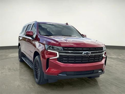 Used 2022 Chevrolet Suburban RST w/ Luxury Package image 11