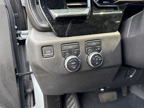 Used 2024 GMC Sierra 1500 Elevation AWD/4WD image 11