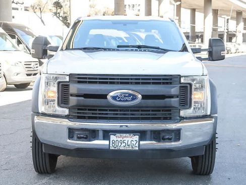 Used 2017 Ford F550 2WD Crew Cab Super Duty image 2