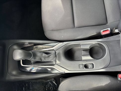 Used 2025 Toyota Corolla LE FWD image 39