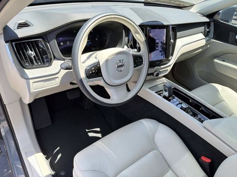 Certified 2023 Volvo XC60 T8 Plus AWD/4WD image 9