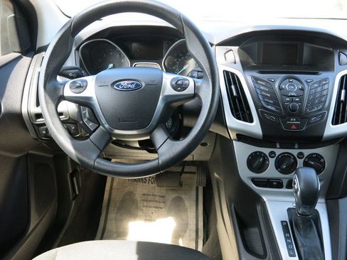 Used 2014 Ford Focus SE FWD image 20