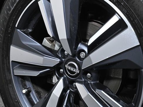 Used 2023 Nissan Rogue SL w/ SL Premium Package image 35