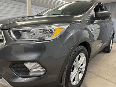Used 2019 Ford Escape SE image 30