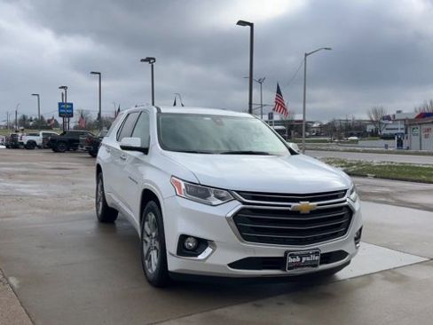 Used 2019 Chevrolet Traverse Premier w/ Driver Confidence II Package image 3