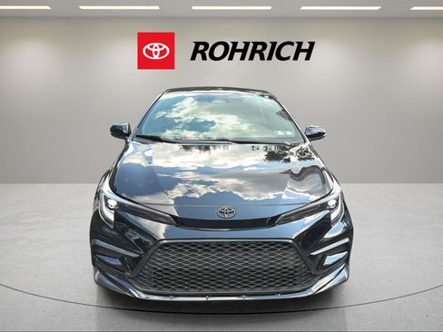 Used 2026 Toyota Corolla SE FWD image 2