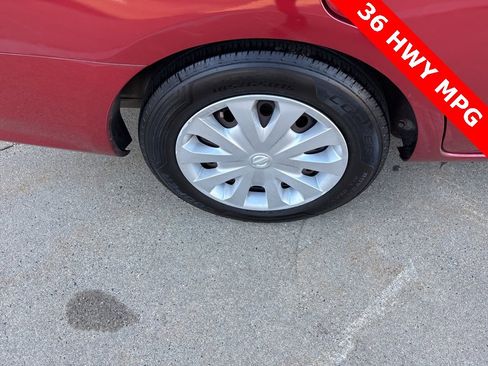 Used 2018 Nissan Versa SV image 33