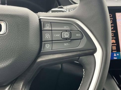 New 2026 Jeep Grand Cherokee L Limited image 25