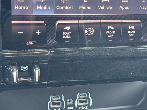 New 2026 RAM 2500 Laramie AWD/4WD image 24