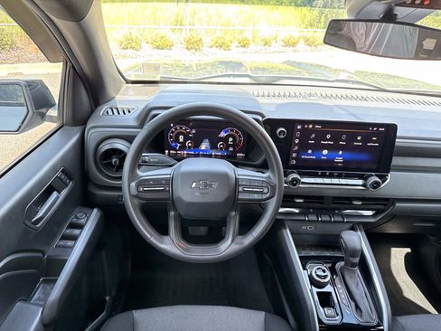 Used 2024 Chevrolet Colorado Trail Boss w/ Technology Package AWD/4WD image 13