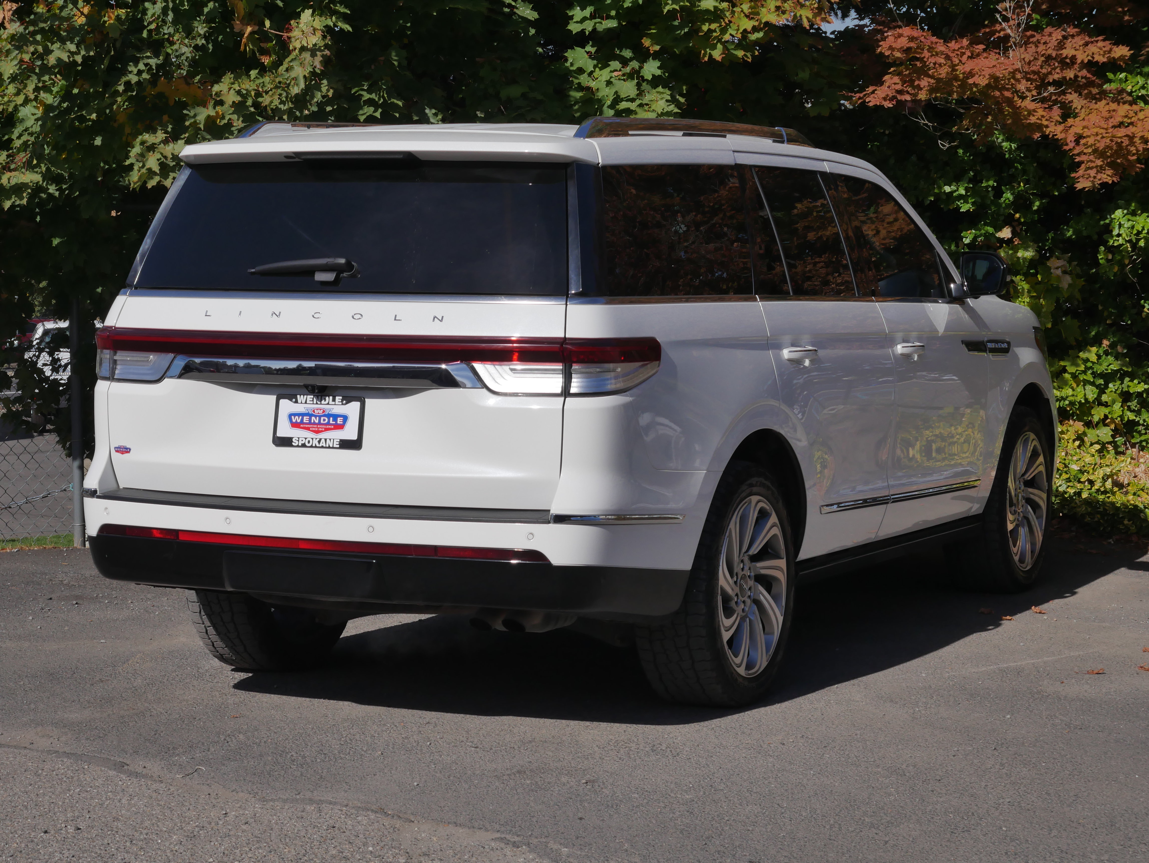 Used 2023 Lincoln Navigator Reserve w/ Equipment Group 201A AWD/4WD image 28