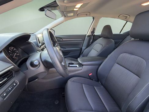 Certified 2025 Nissan Altima 2.5 S FWD image 9