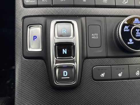 Used 2023 Hyundai Palisade Limited w/ Winter Package image 21