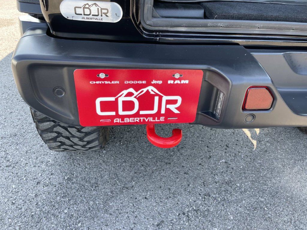 Used 2018 Jeep Wrangler Unlimited Sahara AWD/4WD image 18