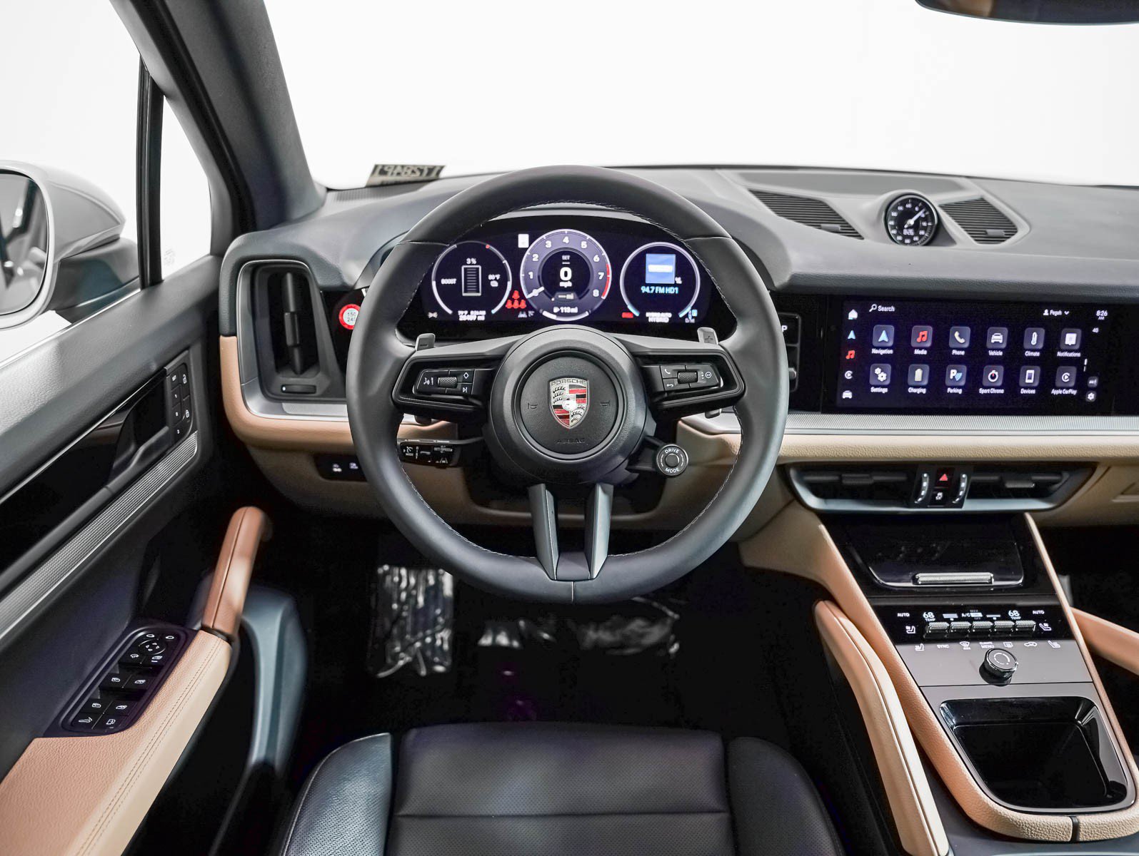 Certified 2024 Porsche Cayenne AWD/4WD image 16