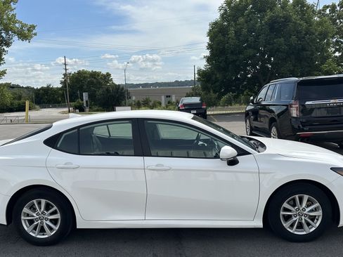 Used 2025 Toyota Camry LE FWD image 11