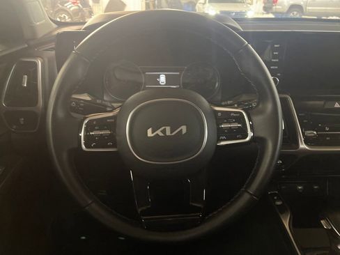 Used 2022 Kia Sorento S image 15