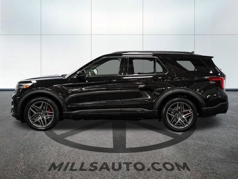 Certified 2022 Ford Explorer ST w/ ST Street Pack AWD/4WD image 3