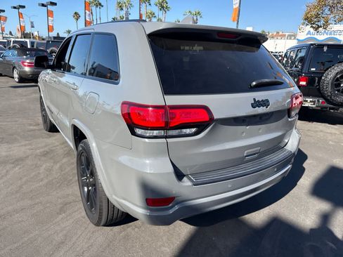 Used 2020 Jeep Grand Cherokee Altitude RWD image 20