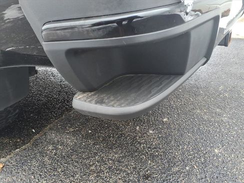 Used 2022 Chevrolet Colorado LT w/ LT Convenience Package image 17