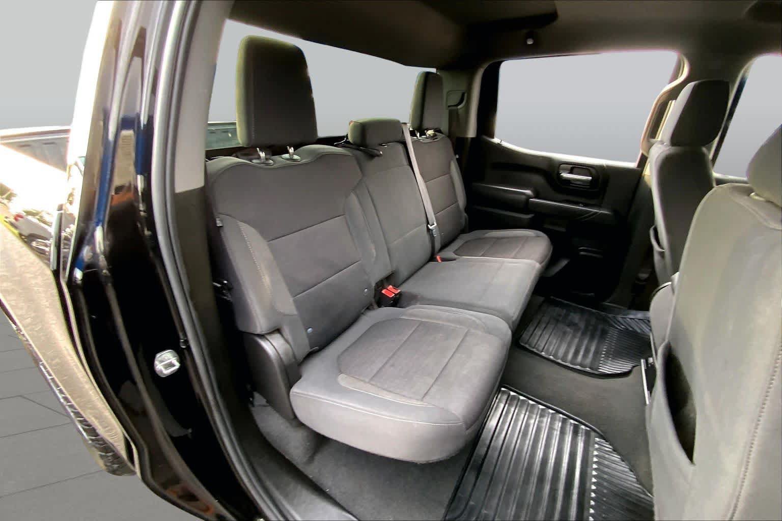 Used 2022 Chevrolet Silverado 1500 Custom w/ LPO, Dark Essentials Package RWD image 18