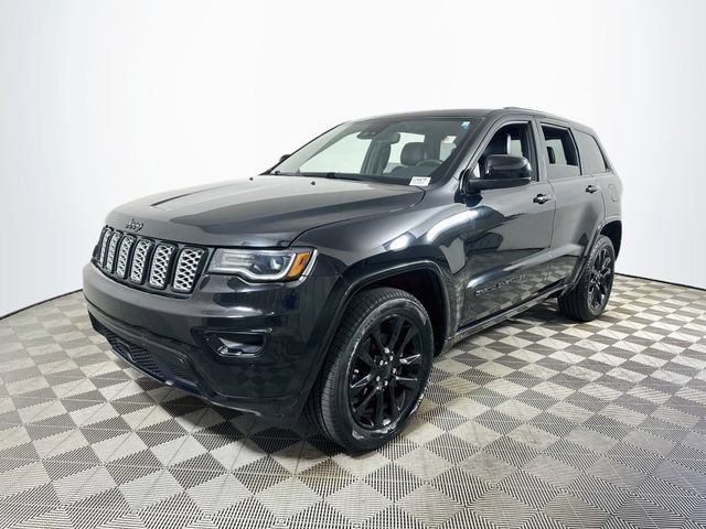 Used 2020 Jeep Grand Cherokee Altitude RWD image 7