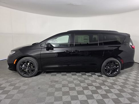New 2026 Chrysler Pacifica Select w/ S Appearance Package FWD image 8