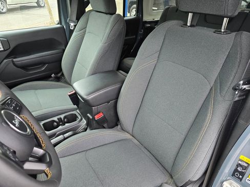 Used 2024 Jeep Wrangler Unlimited Sport AWD/4WD image 25