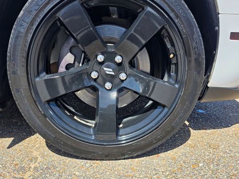 Used 2018 Dodge Challenger R/T RWD image 9