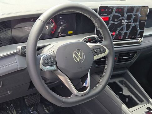 New 2026 Volkswagen Tiguan SE AWD/4WD image 11