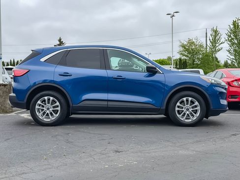 Used 2022 Ford Escape SE AWD/4WD image 2