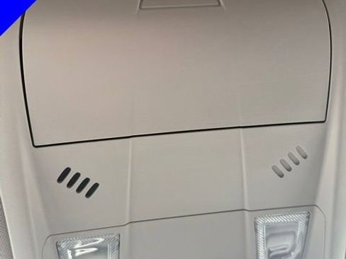 Used 2023 Chevrolet Equinox LT image 21