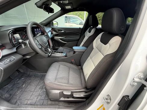 Used 2024 Chevrolet Trax RS w/ Driver Confidence Package FWD image 12