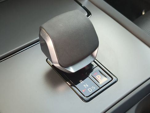 Certified 2025 Land Rover Discovery Sport Dynamic SE AWD/4WD image 34