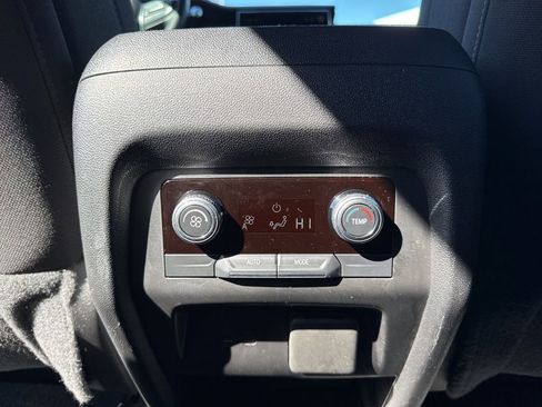 Used 2025 GMC Acadia Elevation image 12