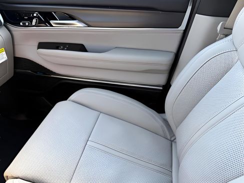 New 2026 Jeep Grand Wagoneer Summit AWD/4WD image 27