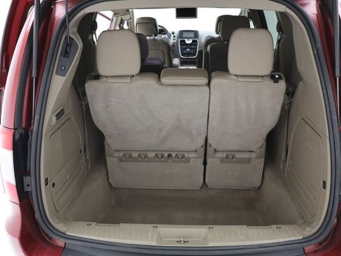 Used 2016 Chrysler Town & Country Limited Platinum image 31