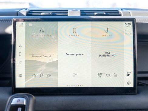 Used 2024 Land Rover Defender 130 X-Dynamic SE image 22