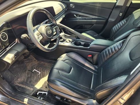 Used 2024 Hyundai Elantra Limited image 8