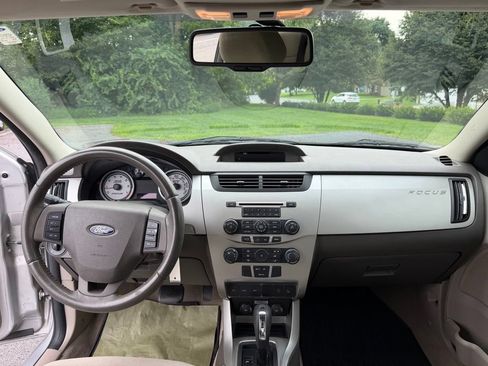 Used 2009 Ford Focus SES FWD image 14