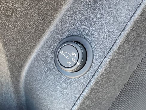 Used 2019 Chevrolet Equinox LT image 28